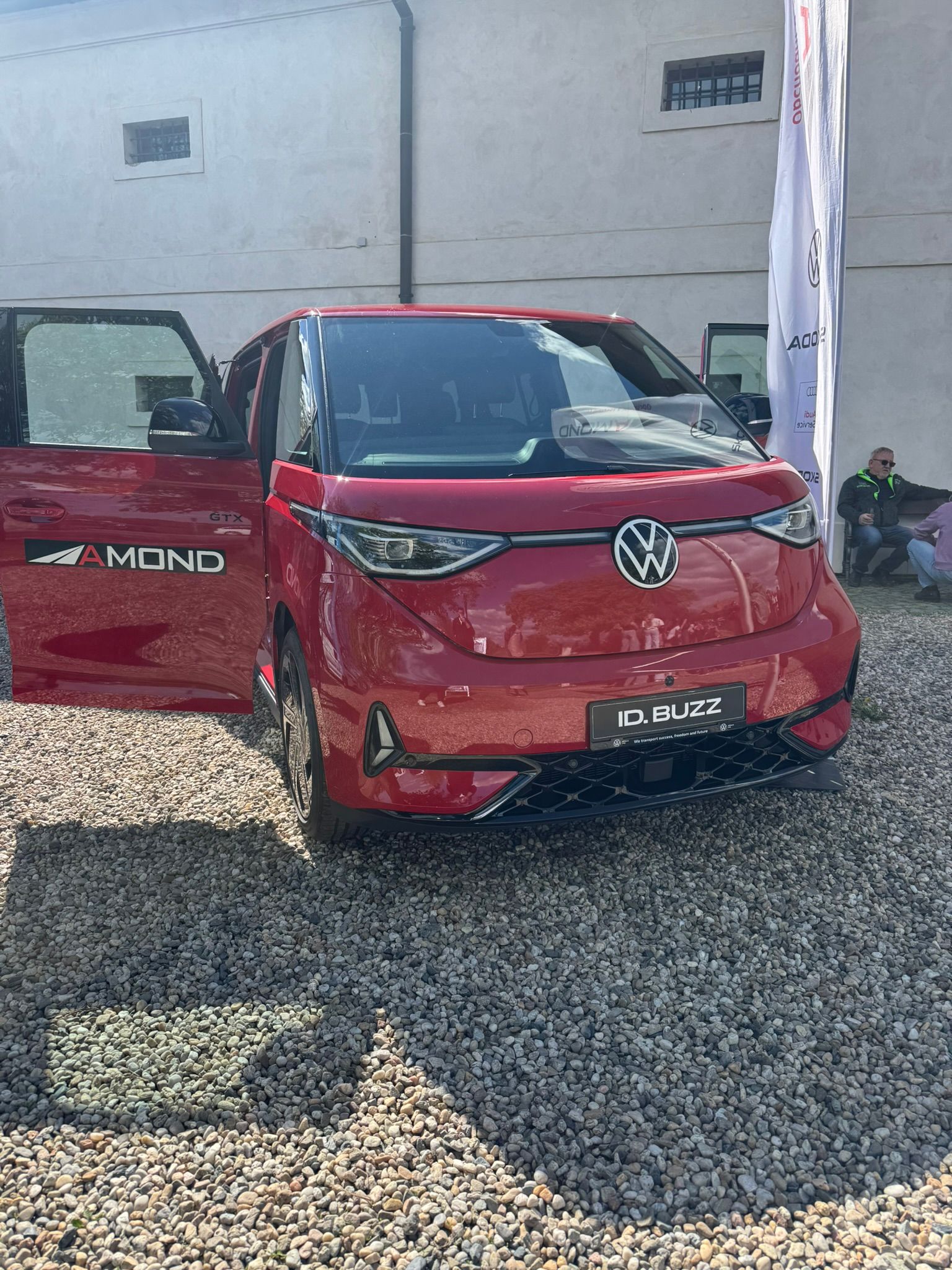 Fotografie AMOND na akci NeVinné Lány: testovací jízdy s vozy Volkswagen 2055